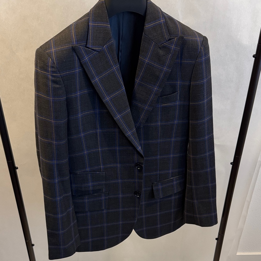 Men's Custom Made Checkered Blazer - Black and Blue
Comes with matching vest 38S